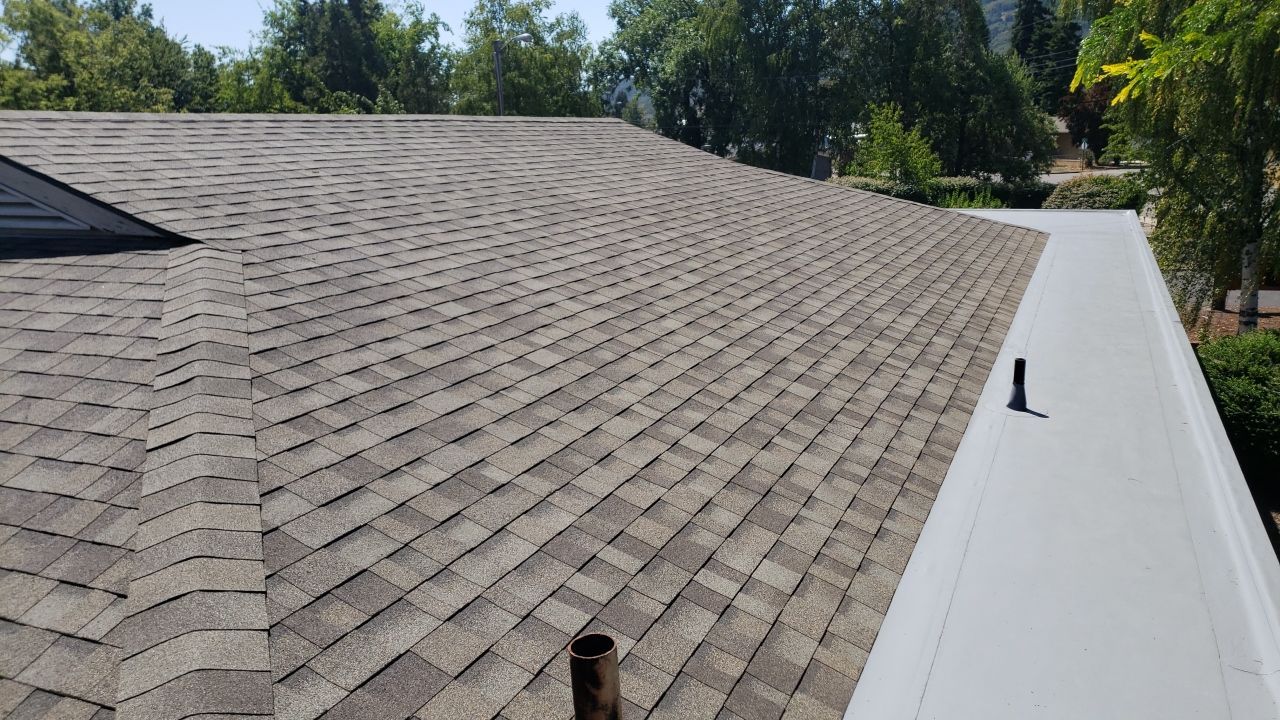 Riddle_detail_shot_shingle_roof